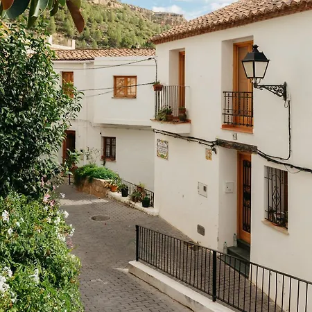 Brisas Boutique Apartment Chulilla